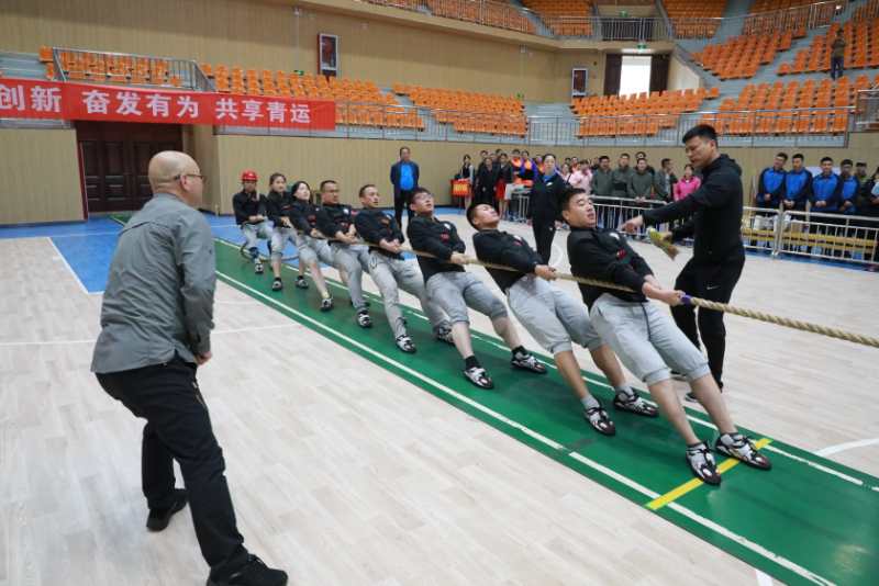 公司代表隊(duì)勇奪全市第六屆職工拔河比賽冠軍